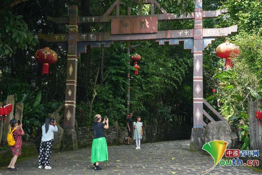 法润彩云南 | 法治“和谐曲”让民族团结欢歌越唱越响亮__法润彩云南 | 法治“和谐曲”让民族团结欢歌越唱越响亮