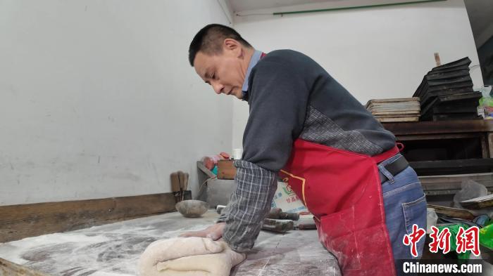 _传统手工艺人的坚守_坚守传统手工艺