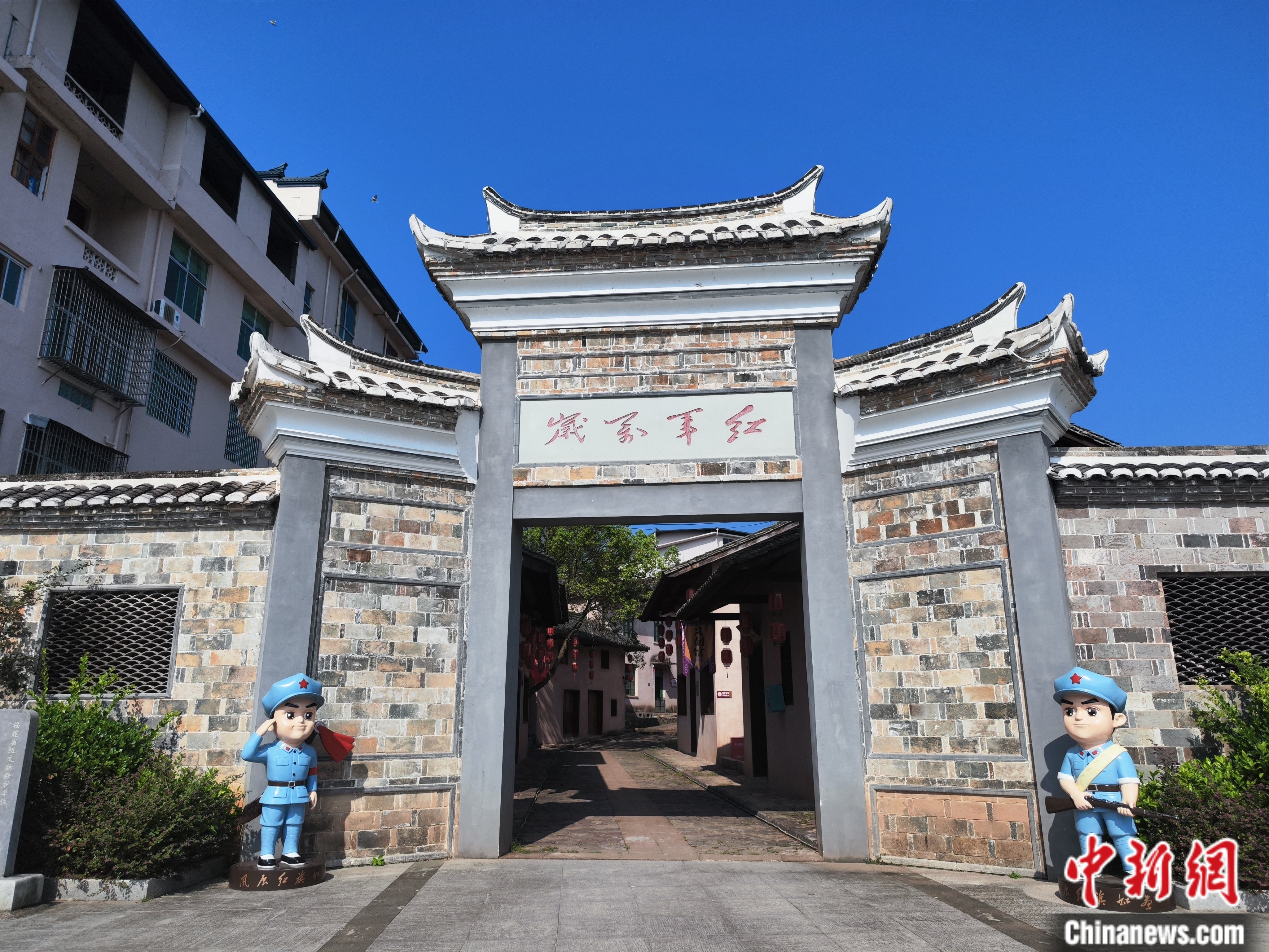 长征在路上观后感__长征路上话初心