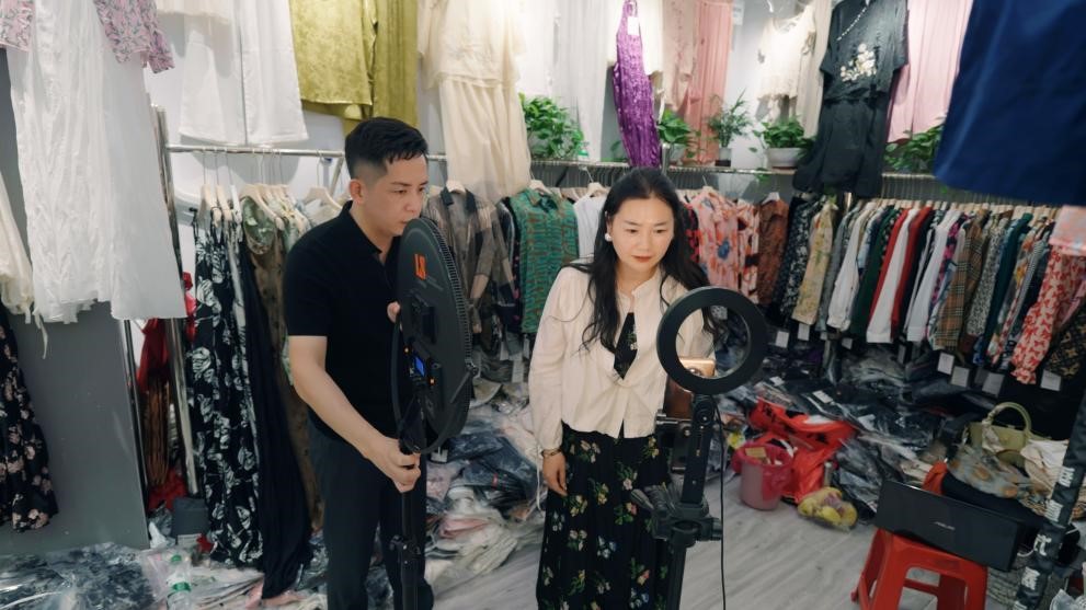 新动批红门服装城的服装批导航__人民报刊思想