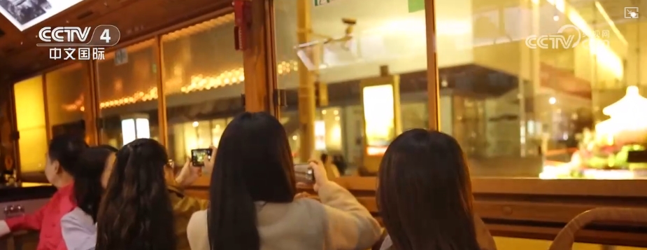 _热闹的节日氛围_热闹的旅游景点有哪些