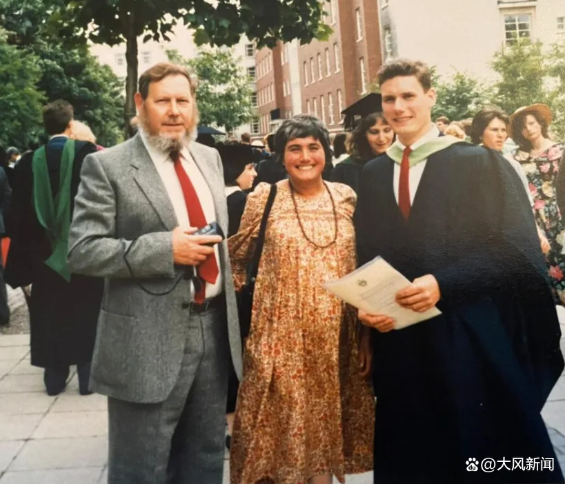 揭秘英国未来新首相斯塔默：草根律师、自称“全能中场”的足球爱好者、《BJ单身日记》老派男主原型