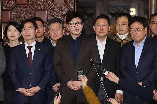 韩国6小时戒严闹剧，尹锡悦“政治自杀”_韩国6小时戒严闹剧，尹锡悦“政治自杀”_