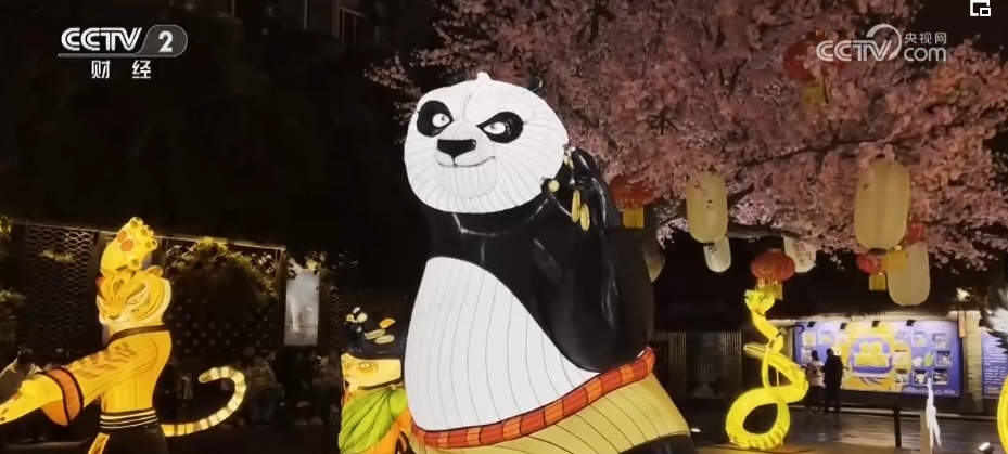 _迎新春活动“花样”翻新 沉浸式感受“烟火里的中国年”_迎新春活动“花样”翻新 沉浸式感受“烟火里的中国年”