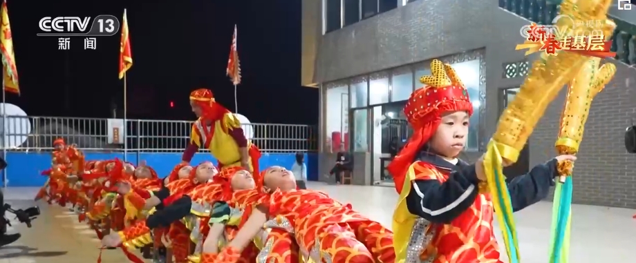 新春走基层 | “人龙舞”，传统文化在代代相传中生生不息__新春走基层 | “人龙舞”，传统文化在代代相传中生生不息