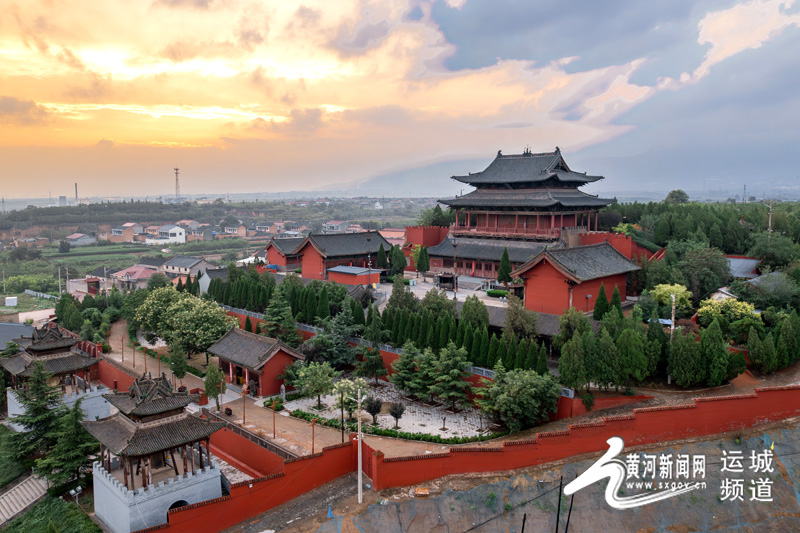屋檐上的文脉 | “土”到极致的稷山大佛__屋檐上的文脉 | “土”到极致的稷山大佛