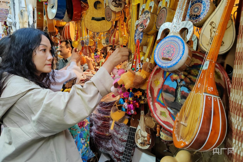 _【新质新造】新疆文旅点亮“第九产业”  奔赴“诗和远方”_【新质新造】新疆文旅点亮“第九产业”  奔赴“诗和远方”