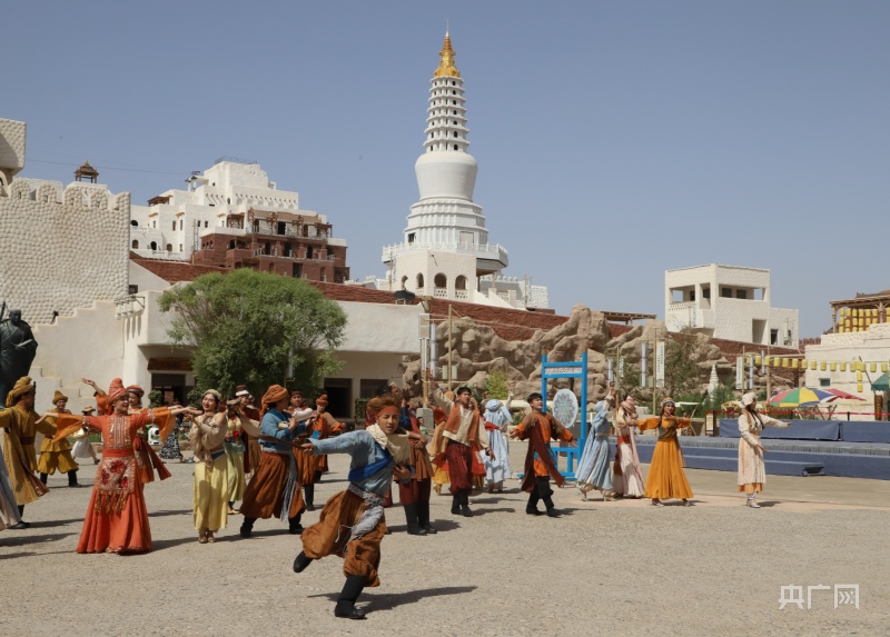 【新质新造】新疆文旅点亮“第九产业”  奔赴“诗和远方”__【新质新造】新疆文旅点亮“第九产业”  奔赴“诗和远方”