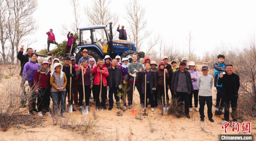 中国小伙和三个美国妞__中国小伙美国非诚勿扰