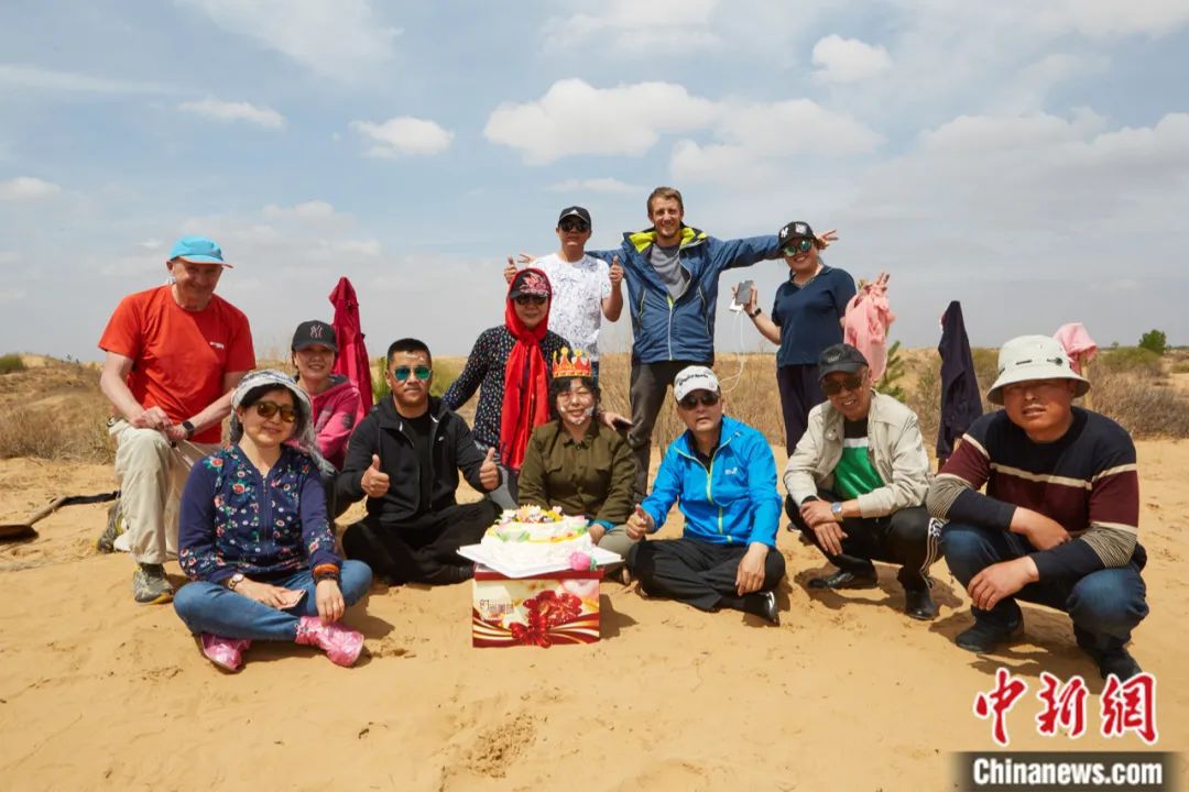 _中国小伙和三个美国妞_中国小伙美国非诚勿扰