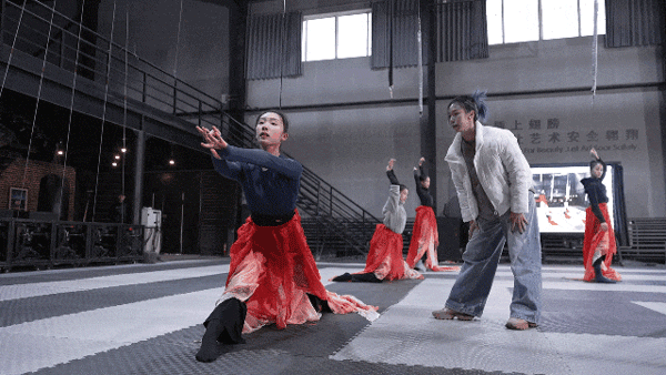 _锦鲤跃龙门插画_锦鲤跃龙门视频