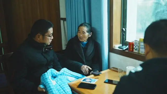 大妈失踪30年__我春节搭错车后失联