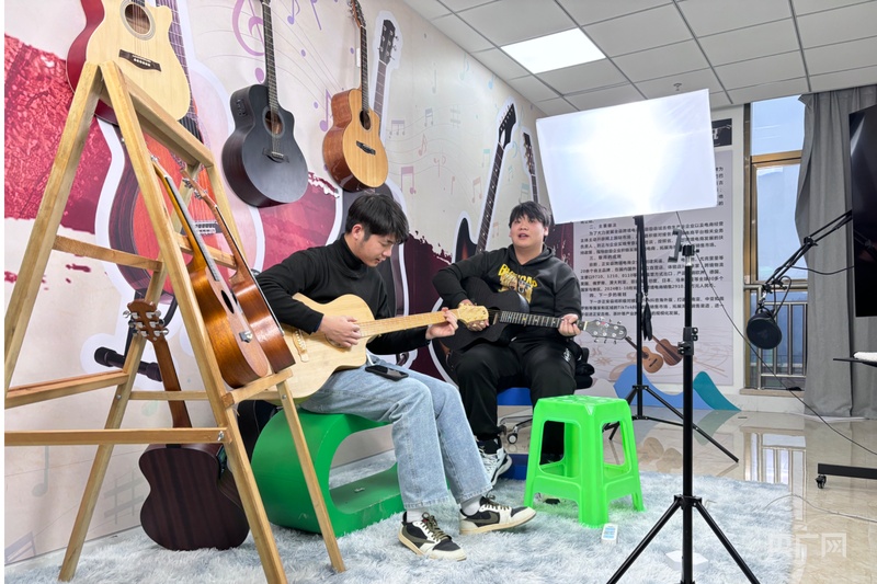 高质量发展看中国|乘东风跨山海 贵州内陆开放新高地“高”在哪?__高质量发展看中国|乘东风跨山海 贵州内陆开放新高地“高”在哪?