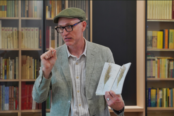 _美国诗人从小与中国古诗结缘：我用英语写绝句 | 老外讲故事·中华文化圈粉记③_美国诗人从小与中国古诗结缘：我用英语写绝句 | 老外讲故事·中华文化圈粉记③