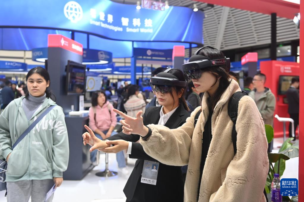 _“互联网之光”闪耀乌镇_“互联网之光”闪耀乌镇