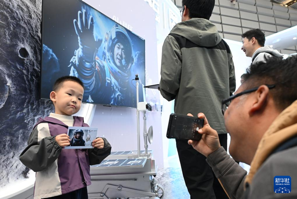 _“互联网之光”闪耀乌镇_“互联网之光”闪耀乌镇