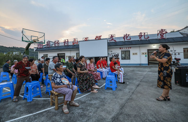 田野丰收的句子有哪些_田野丰收的片段_