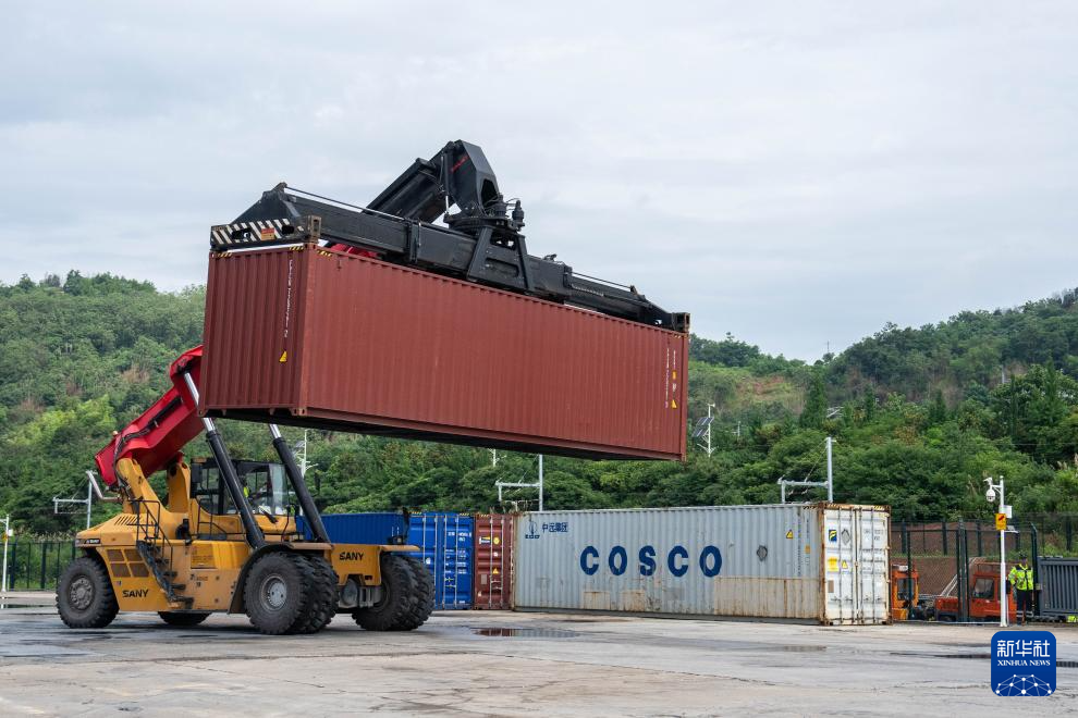 “湘粤非”陆海联运国际班列累计开行数量达1000列