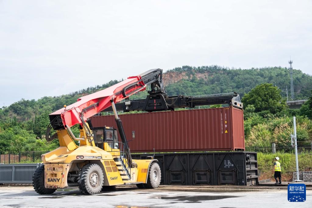 “湘粤非”陆海联运国际班列累计开行1000列_“湘粤非”陆海联运国际班列累计开行1000列_