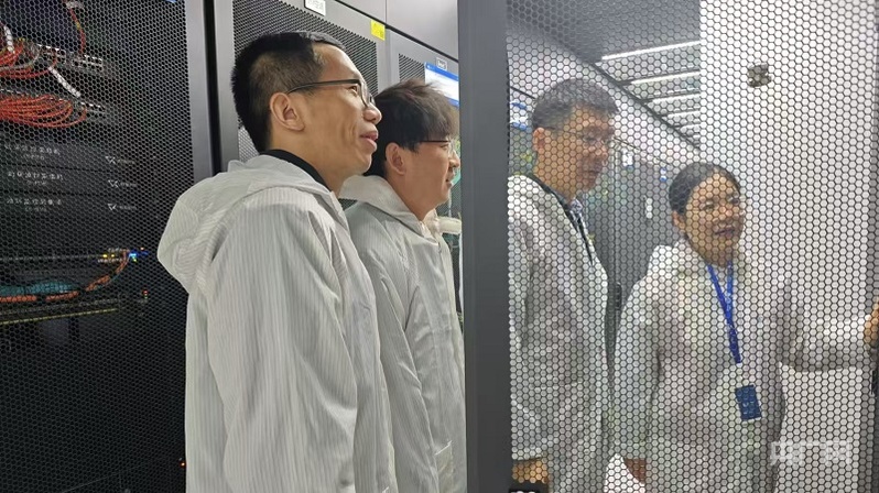 科技温暖人心议论文_用科技温暖人心_