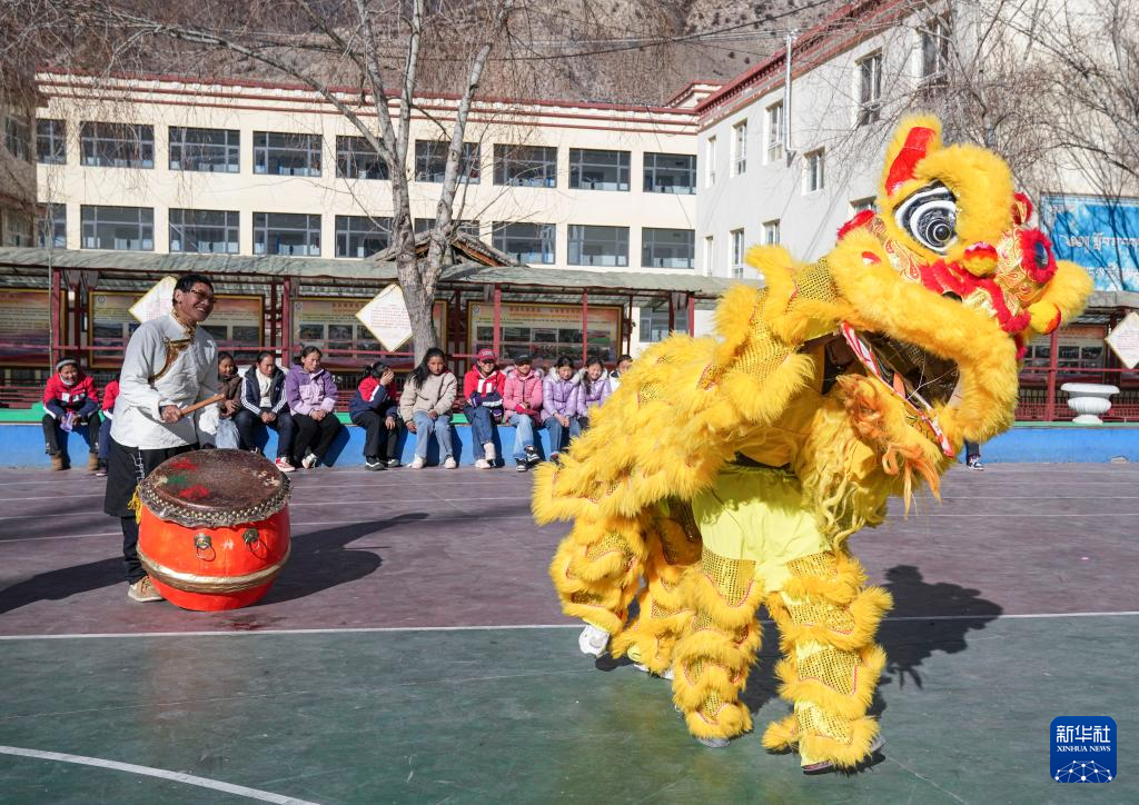 西藏洛隆：高原狮舞__西藏洛隆：高原狮舞