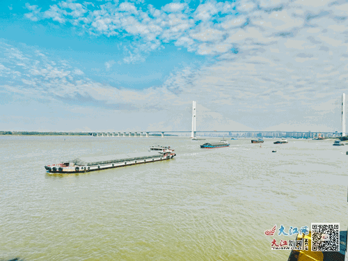 15图五菱五菱征程_五菱征程7座车图2017_