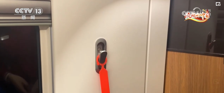 “五色识别牌”“情暖驿站”……春运暖心服务温暖旅客回家路__“五色识别牌”“情暖驿站”……春运暖心服务温暖旅客回家路