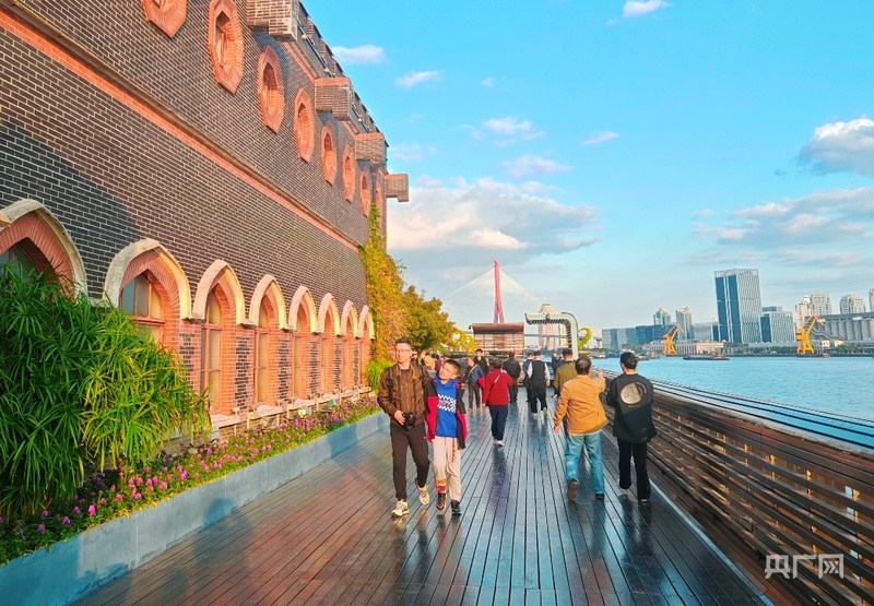 【人民城市·温情中国】上海：擦亮“人民之城”幸福底色__【人民城市·温情中国】上海：擦亮“人民之城”幸福底色