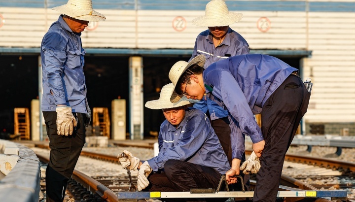 中央表彰劳动模范_劳动者表彰大会_