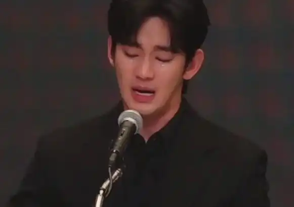 金秀贤风波后首现身，痛哭流泪道歉_金秀贤风波后首现身，痛哭流泪道歉_