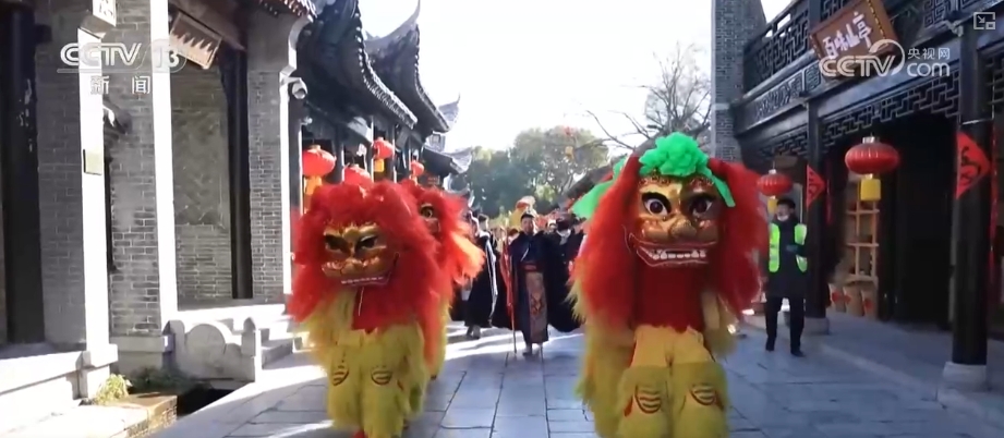 商圈市集人气满满 假日跨城消费火爆_满满超市_