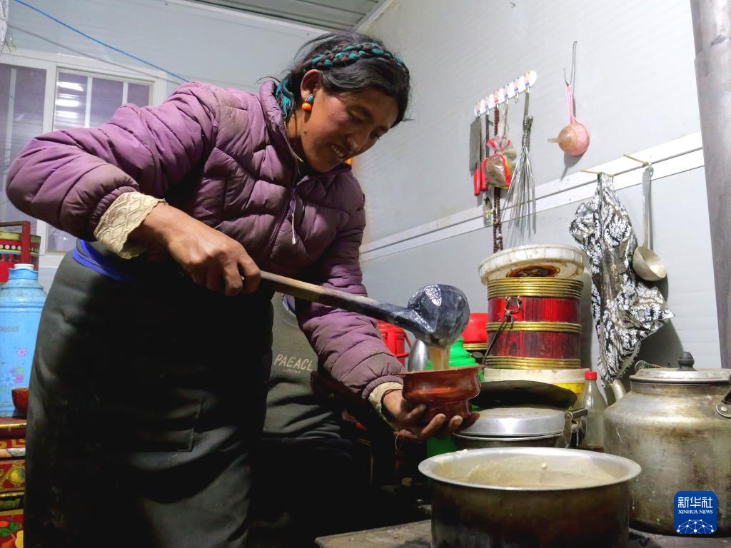 _新春走基层·风雪高原行 | 板房夜话_新春走基层·风雪高原行 | 板房夜话