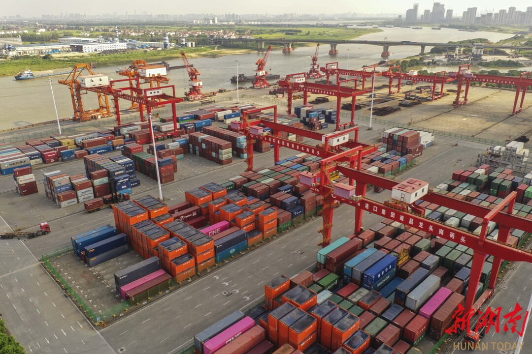 中部崛起__中部崛起是指