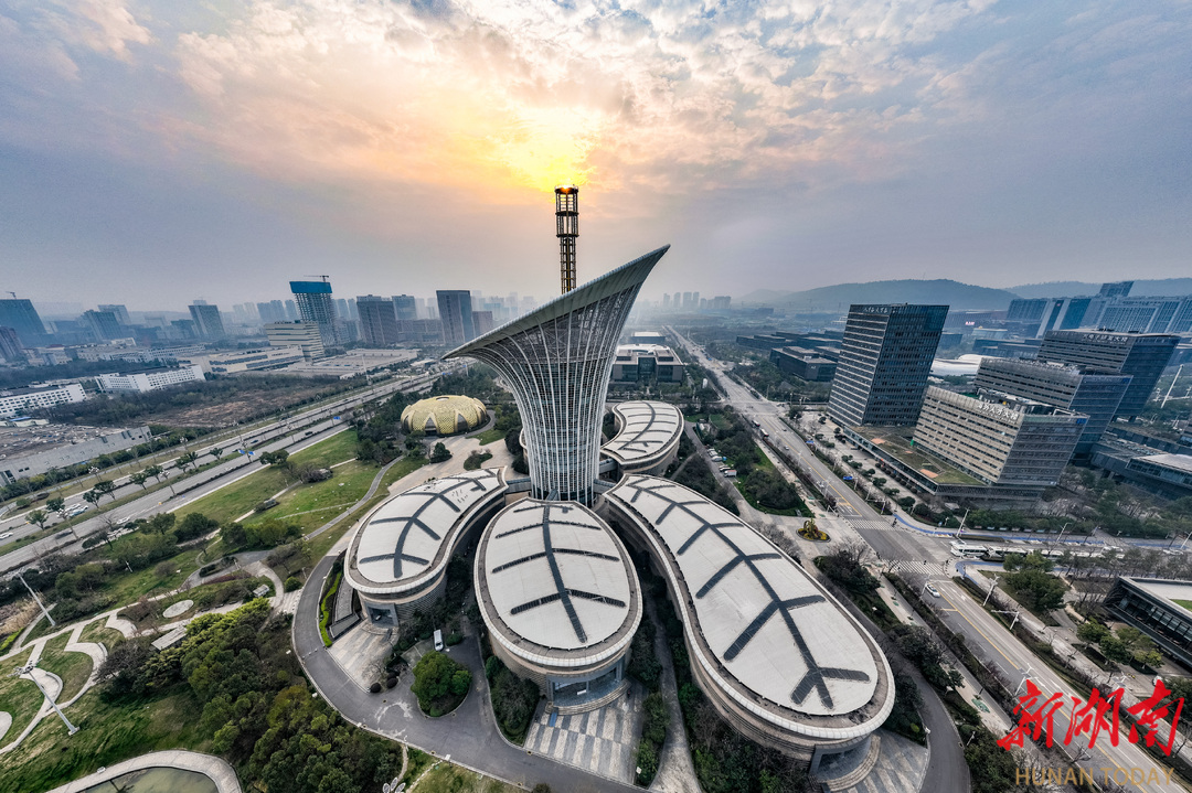 _中部崛起_中部崛起是指