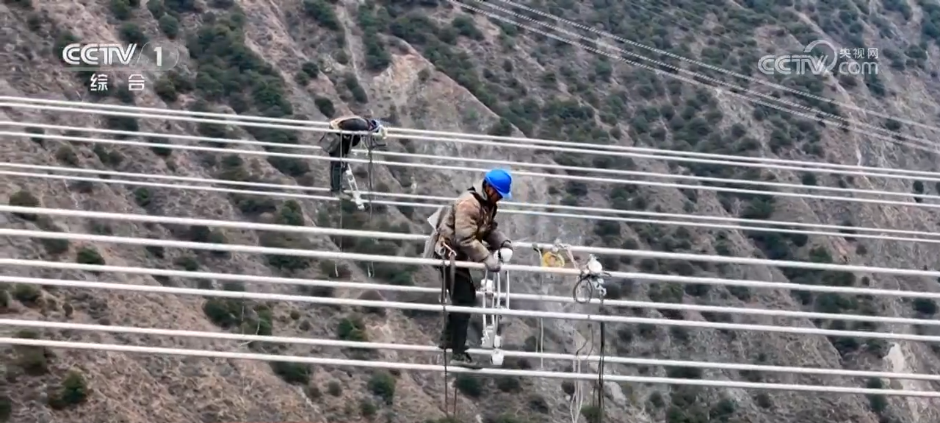 建设者们扎根一线奏响“奋进曲” 多项重大工程建设假期不停工__建设者们扎根一线奏响“奋进曲” 多项重大工程建设假期不停工
