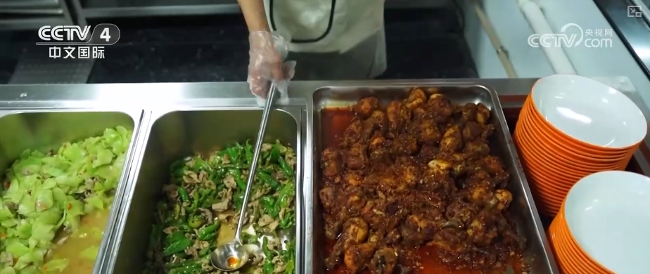 交警护航高考图片__为高考护航