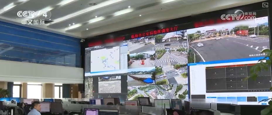 _为高考护航_交警护航高考图片