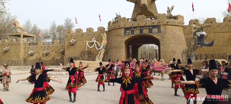 锦绣征程漫画__锦绣辉煌扬帆起航