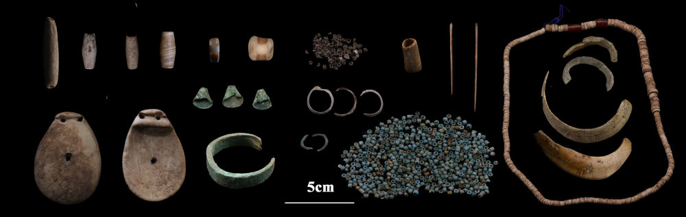 高原湖泊怎么形成的__高原上的湖