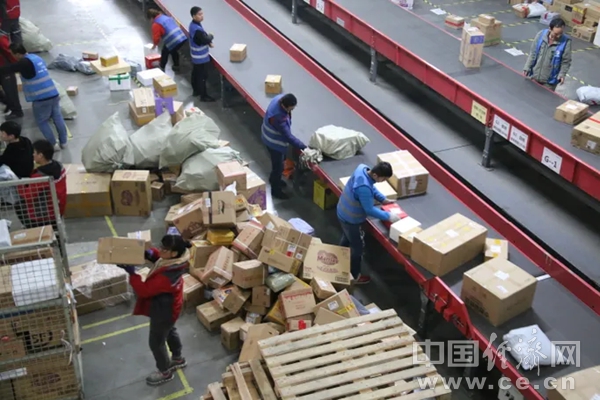 中经评论：快递“飞驰”映射活力中国