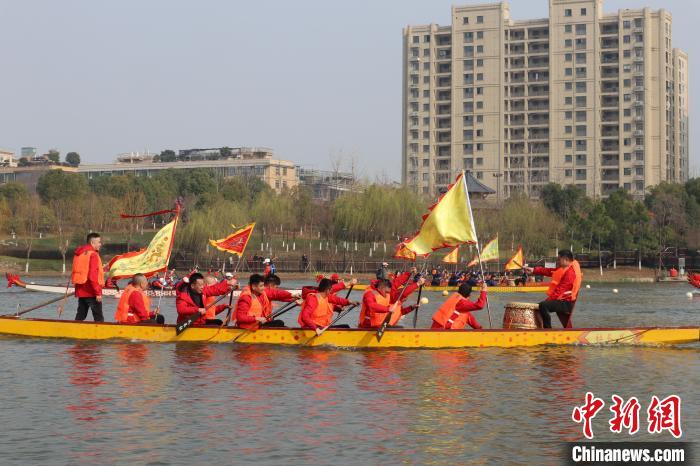 _各民族同胞在浙江义乌：“共融”铸“共富”_各民族同胞在浙江义乌：“共融”铸“共富”
