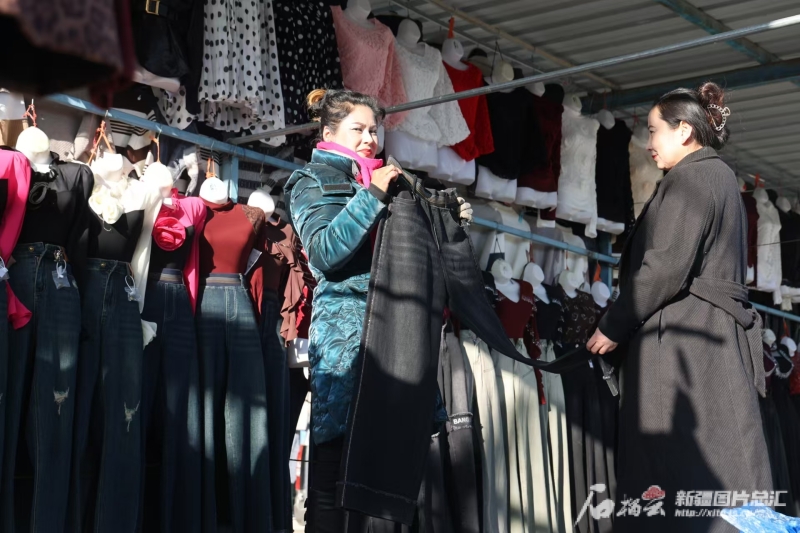 新疆巴扎集市__巴扎藏族乡