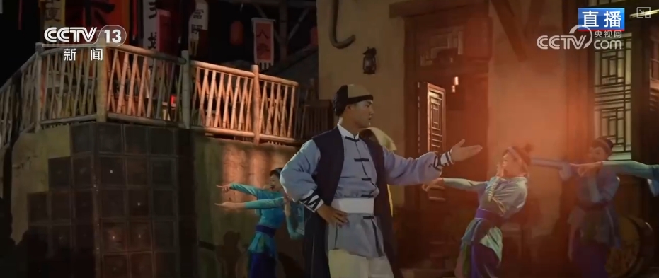 “一秒入戏”穿越、亭台楼阁火树银花 多样“夜”态激活消费新活力__“一秒入戏”穿越、亭台楼阁火树银花 多样“夜”态激活消费新活力