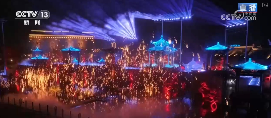 “一秒入戏”穿越、亭台楼阁火树银花 多样“夜”态激活消费新活力_“一秒入戏”穿越、亭台楼阁火树银花 多样“夜”态激活消费新活力_