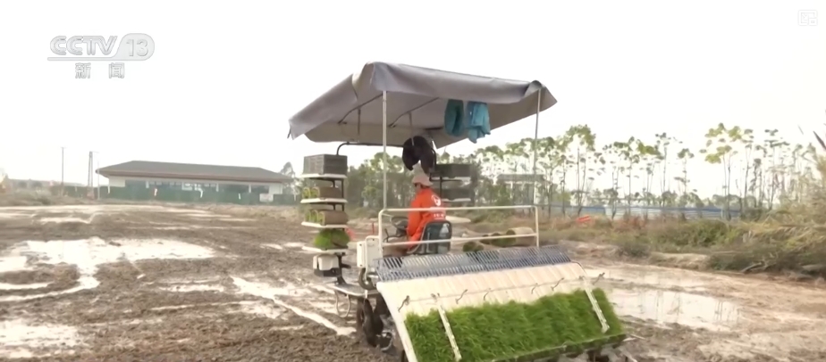 各地春管向“新”而行生机勃勃 科技助力“慧”好“春耕图”__各地春管向“新”而行生机勃勃 科技助力“慧”好“春耕图”