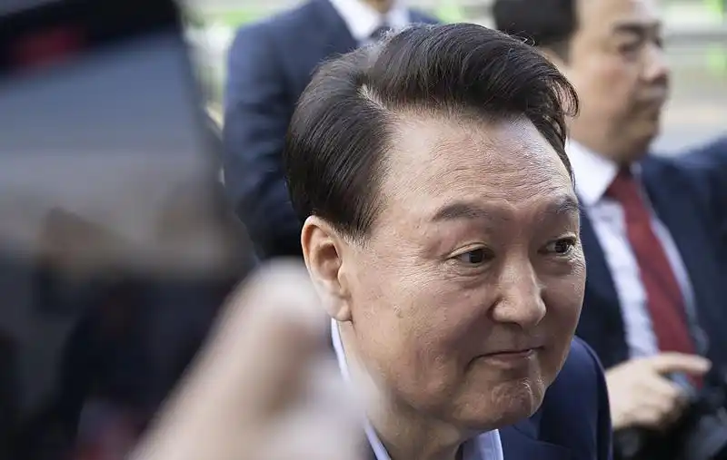 8次发言6提“荒唐” 尹锡悦内乱案首场公审细节公布_8次发言6提“荒唐” 尹锡悦内乱案首场公审细节公布_