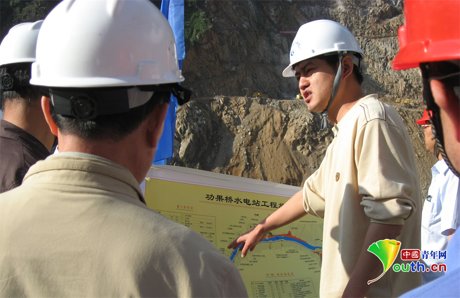 【青春华章·向西而歌】电建人王明疆:踏浪追光三十载 跋山涉水淬青春__【青春华章·向西而歌】电建人王明疆:踏浪追光三十载 跋山涉水淬青春