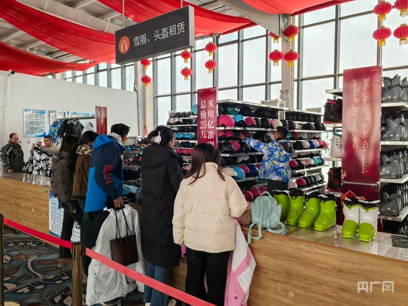 新疆冰雪旅游_新疆冰雪资源_