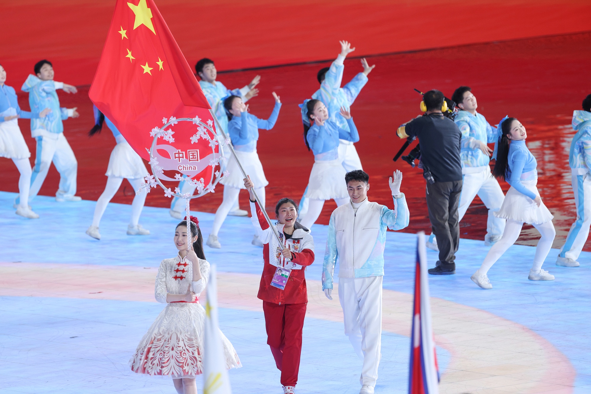 【央广时评·冰雪春天】赛会借东风 冰雪经济再上“高级道”