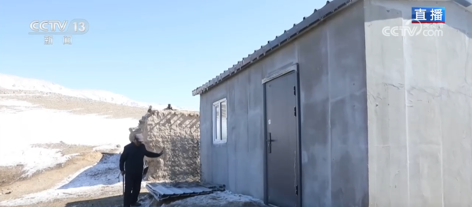 服务队温暖护航风雪转场路 现代化转型托起牧民新生活__服务队温暖护航风雪转场路 现代化转型托起牧民新生活